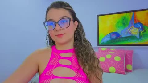 Snapshot of katia_foxx chatting on 06-09-26, 12:06 Khaterine online show from 06-09-26, 12:06