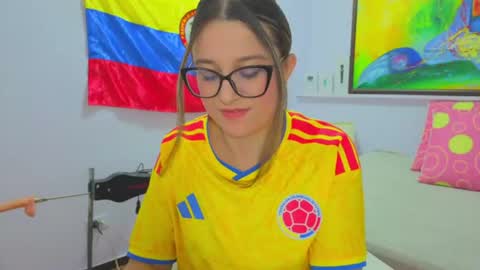 Snapshot of katia_foxx chatting on 07-04-26, 03:13 Khaterine online show from 07-04-26, 03:13
