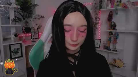 Katia  online show from 10-31-25, 07:09