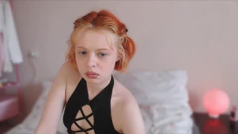Snapshot of katie_deville chatting on 05-05-26, 02:14 Katie Deville online show from 05-05-26, 02:14