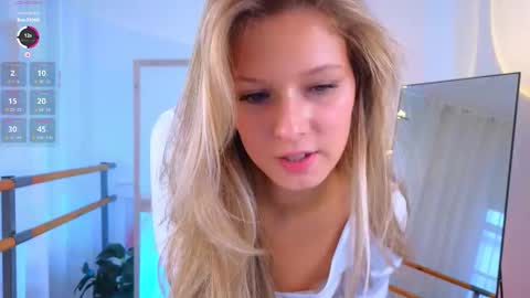 Snapshot of katie_dierse chatting on 10-10-25, 02:05 Katie online show from 10-10-25, 02:05