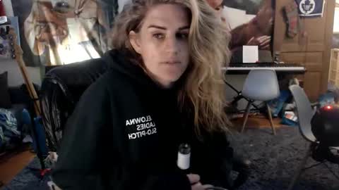 Katie online show from 05-27-26, 04:09