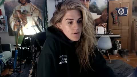 Katie online show from 06-11-26, 05:16