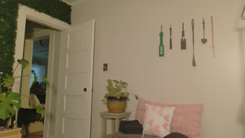 Snapshot of katieericson13 chatting on 11-20-25, 09:25 Kate online show from 11-20-25, 09:25