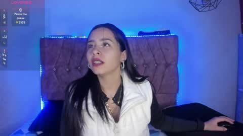 Snapshot of katiie_m chatting on 05-06-26, 09:25 Katie online show from 05-06-26, 09:25