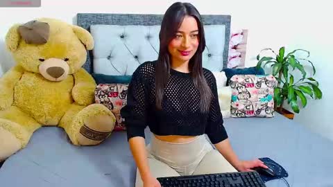 Snapshot of katikloving chatting on 03-22-26, 07:34 Follow Instagram katikloving online show from 03-22-26, 07:34