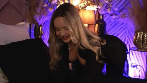 Snapshot of katjolie chatting on 02-10-26, 08:57 KatJolie online show from 02-10-26, 08:57