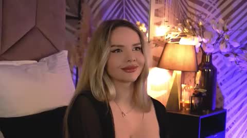 Snapshot of katjolie chatting on 02-13-26, 08:38 KatJolie online show from 02-13-26, 08:38