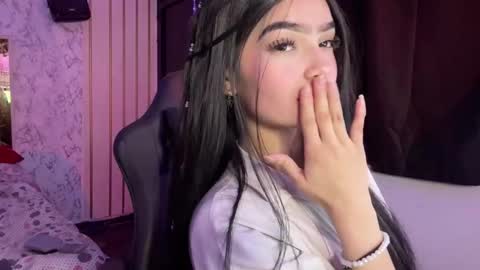 Snapshot of katleen_v chatting on 02-14-26, 05:04 Katleen. online show from 02-14-26, 05:04