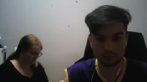 EMO online show from 04-10-26, 08:46