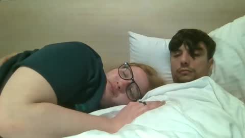 EMO online show from 04-16-26, 06:41