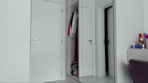 Snapshot of katrin_fit chatting on 02-14-26, 04:59 Katrin online show from 02-14-26, 04:59