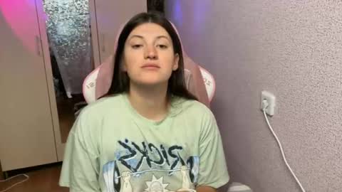 Snapshot of katrin_kristal chatting on 04-26-26, 06:05 naked in pvt show 100 tk online show from 04-26-26, 06:05