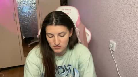 Snapshot of katrin_kristal chatting on 04-28-26, 05:40 naked in pvt show 100 tk online show from 04-28-26, 05:40