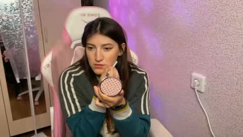 Snapshot of katrin_kristal chatting on 05-03-26, 06:36 naked in pvt show 100 tk online show from 05-03-26, 06:36