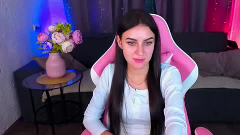 Snapshot of katrin_mur chatting on 11-05-25, 01:11 Katrin online show from 11-05-25, 01:11