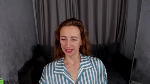 Snapshot of katrina_foks chatting on 11-27-25, 01:29 katrina_foks online show from 11-27-25, 01:29