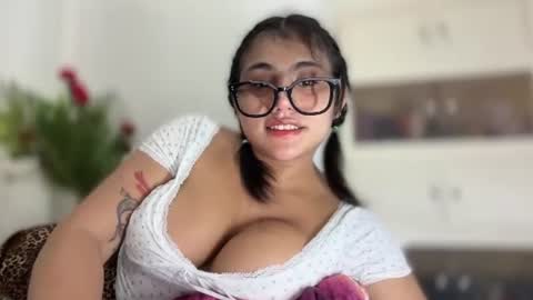 Snapshot of katrinathompsoncums chatting on 07-25-26, 12:03 katrina online show from 07-25-26, 12:03