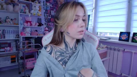 Katrin online show from 10-05-25, 01:53