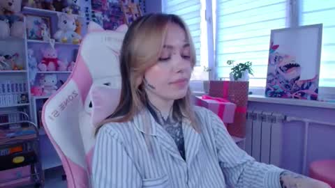 Katrin online show from 10-13-25, 01:33