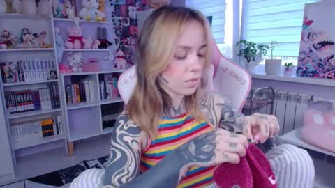 Katrin online show from 10-17-25, 02:30