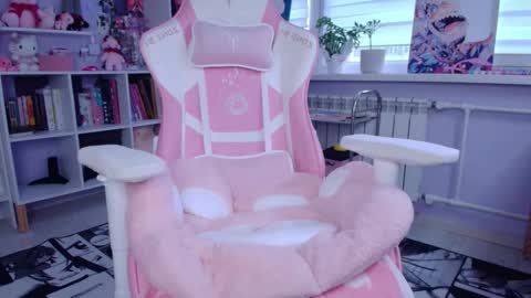 Katrin online show from 10-23-25, 01:21