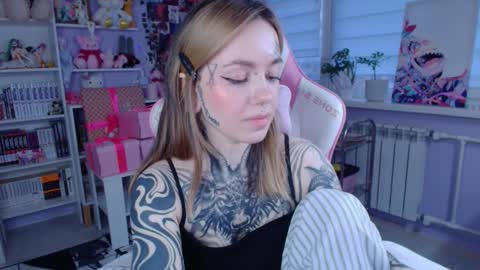 Katrin online show from 10-29-25, 01:57