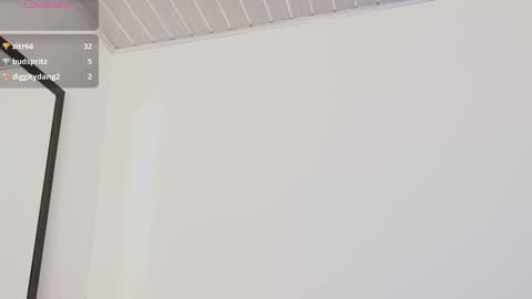 Snapshot of katt_bdsm chatting on 12-23-24, 06:44 Katt online show from 12-23-24, 06:44