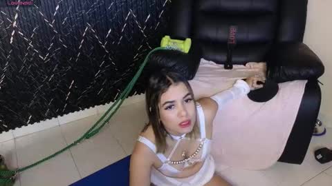 Snapshot of katt_bdsm chatting on 10-01-25, 04:24 Katt online show from 10-01-25, 04:24