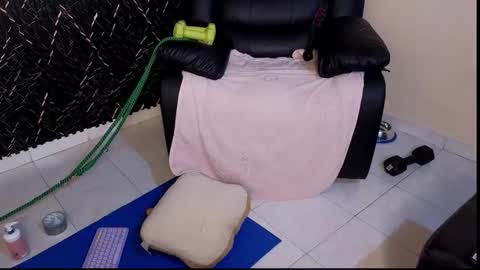 Snapshot of katt_bdsm chatting on 10-02-25, 04:03 Katt online show from 10-02-25, 04:03