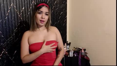 Snapshot of katt_bdsm chatting on 10-22-25, 02:39 Katt online show from 10-22-25, 02:39