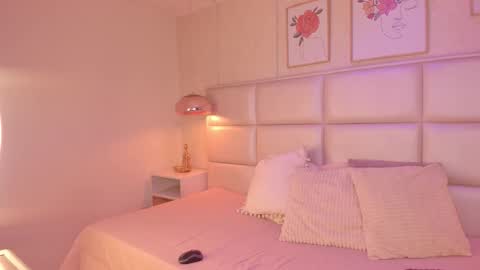 Snapshot of katte_winslet_ chatting on 12-15-25, 02:32 katte_winslet_ online show from 12-15-25, 02:32