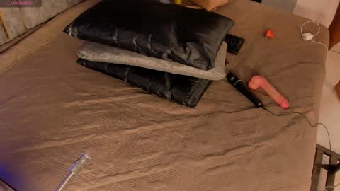 Katerine online show from 03-12-25, 03:46