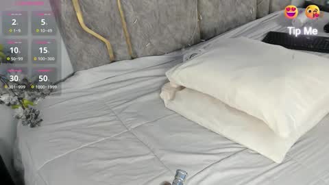 Katerine online show from 11-19-25, 03:39