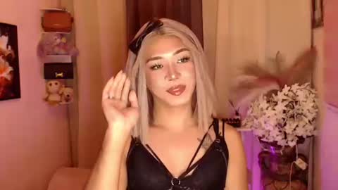 Snapshot of kattiecurrent chatting on 11-02-25, 06:54 Saisy online show from 11-02-25, 06:54