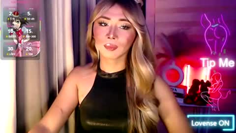 Snapshot of kattiecurrent chatting on 06-23-26, 12:03 Saisy online show from 06-23-26, 12:03