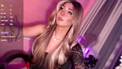 Snapshot of kattiecurrent chatting on 07-17-26, 08:43 Saisy online show from 07-17-26, 08:43