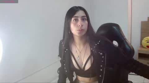 Snapshot of katty_love01 chatting on 02-11-25, 03:40 katty_love01 online show from 02-11-25, 03:40