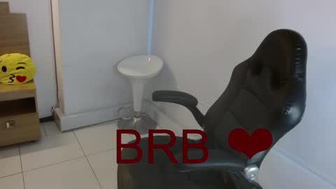 Snapshot of katty_love01 chatting on 02-25-25, 05:15 katty_love01 online show from 02-25-25, 05:15