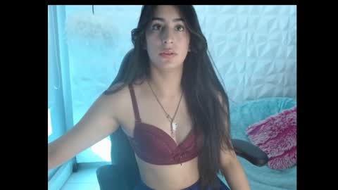Snapshot of katty_love01 chatting on 03-01-25, 01:40 katty_love01 online show from 03-01-25, 01:40