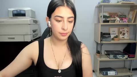 Snapshot of katty_love01 chatting on 09-10-25, 03:45 katty_love01 online show from 09-10-25, 03:45