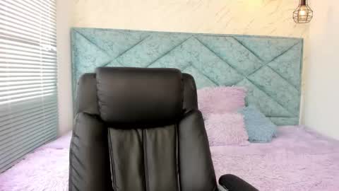 Snapshot of katty_love01 chatting on 10-16-25, 07:04 katty_love01 online show from 10-16-25, 07:04