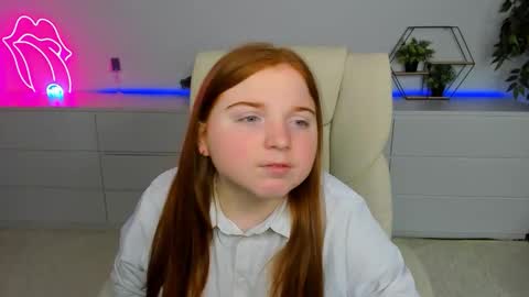 Snapshot of katty_rose8 chatting on 09-22-25, 05:31 Katty online show from 09-22-25, 05:31