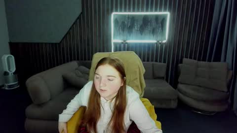 Snapshot of katty_rose8 chatting on 10-17-25, 06:38 Katty online show from 10-17-25, 06:38