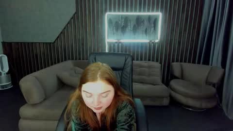 Snapshot of katty_rose8 chatting on 10-20-25, 05:41 Katty online show from 10-20-25, 05:41