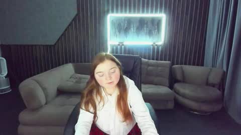 Snapshot of katty_rose8 chatting on 10-27-25, 06:28 Katty online show from 10-27-25, 06:28