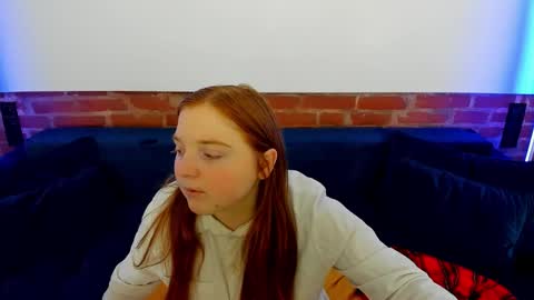 Snapshot of katty_rose8 chatting on 10-31-25, 06:47 Katty online show from 10-31-25, 06:47