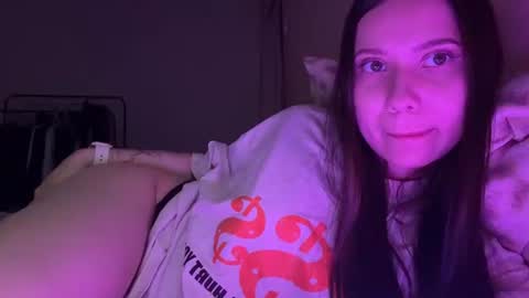 Snapshot of kattymalina chatting on 07-14-26, 06:02 Elizabeth online show from 07-14-26, 06:02
