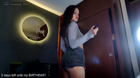 Snapshot of kattypark_ chatting on 01-17-25, 12:20 Hello Katty lovers online show from 01-17-25, 12:20