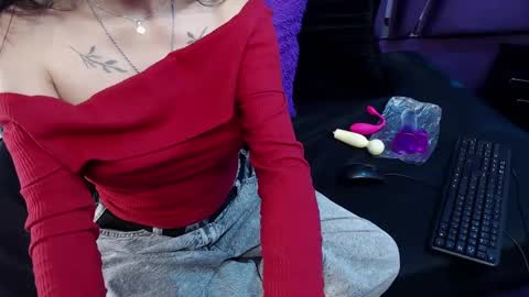 Snapshot of kattyqueenn chatting on 02-19-25, 12:11 katty online show from 02-19-25, 12:11